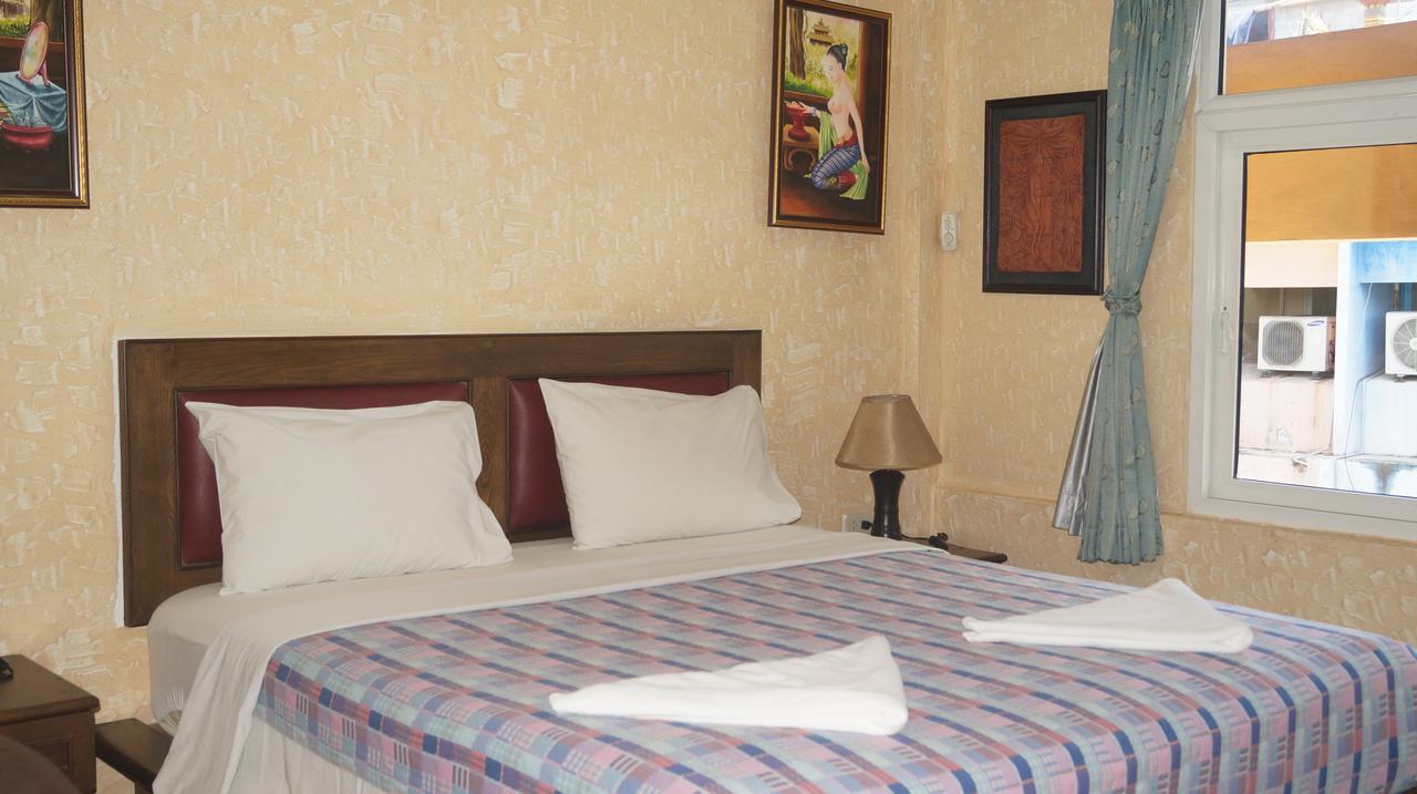 Queen Victoria Inn Pattaya Extérieur photo