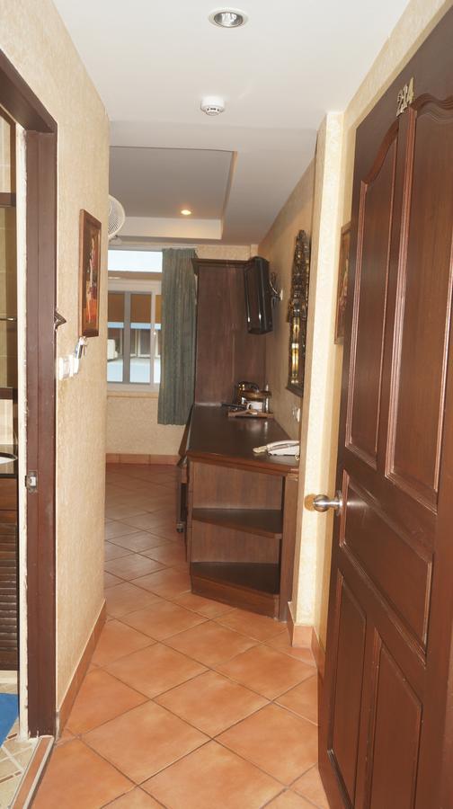 Queen Victoria Inn Pattaya Extérieur photo